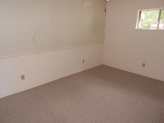 4th image of 822 Clarissa Pl