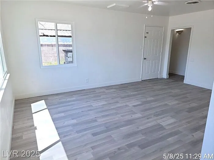 148 W Victory Rd — Photo 6