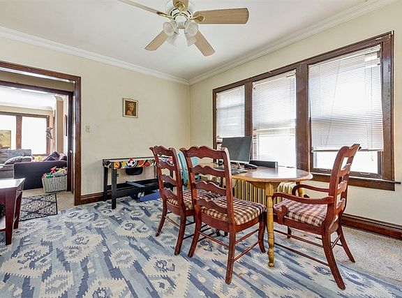 3rd image of 5846 N Artesian Ave