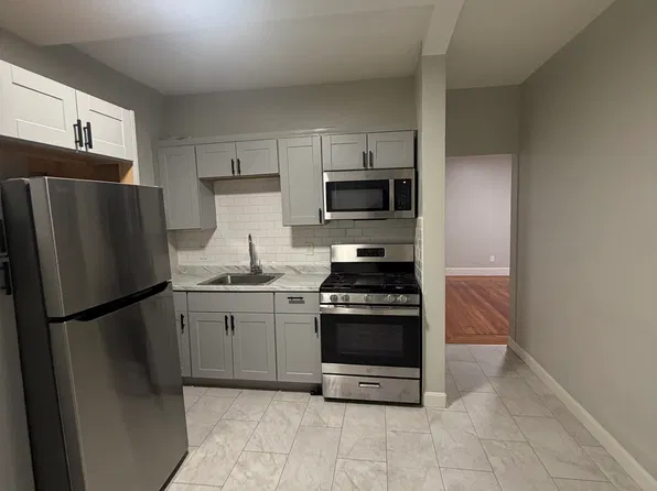 7 Edson St #1, Dorchester Center, MA 02124