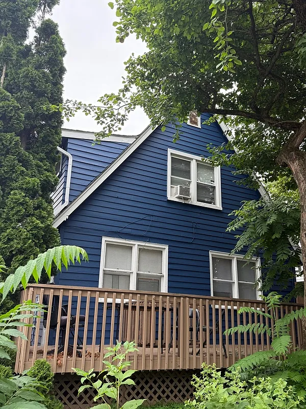 3 bed, 2.0 bath, 1206 sqft, $1,995 — Photo 2