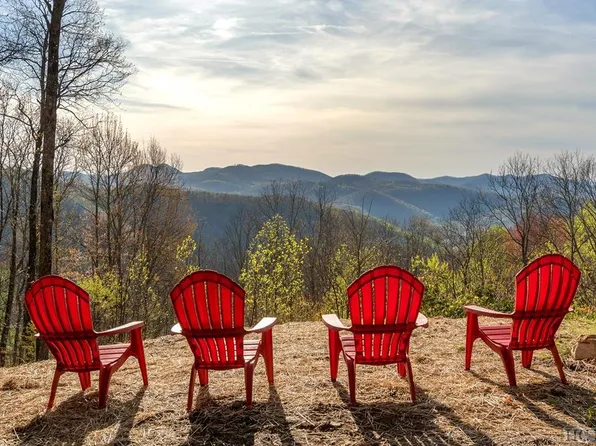 827 North Ridge Road, Glenville, NC 28736