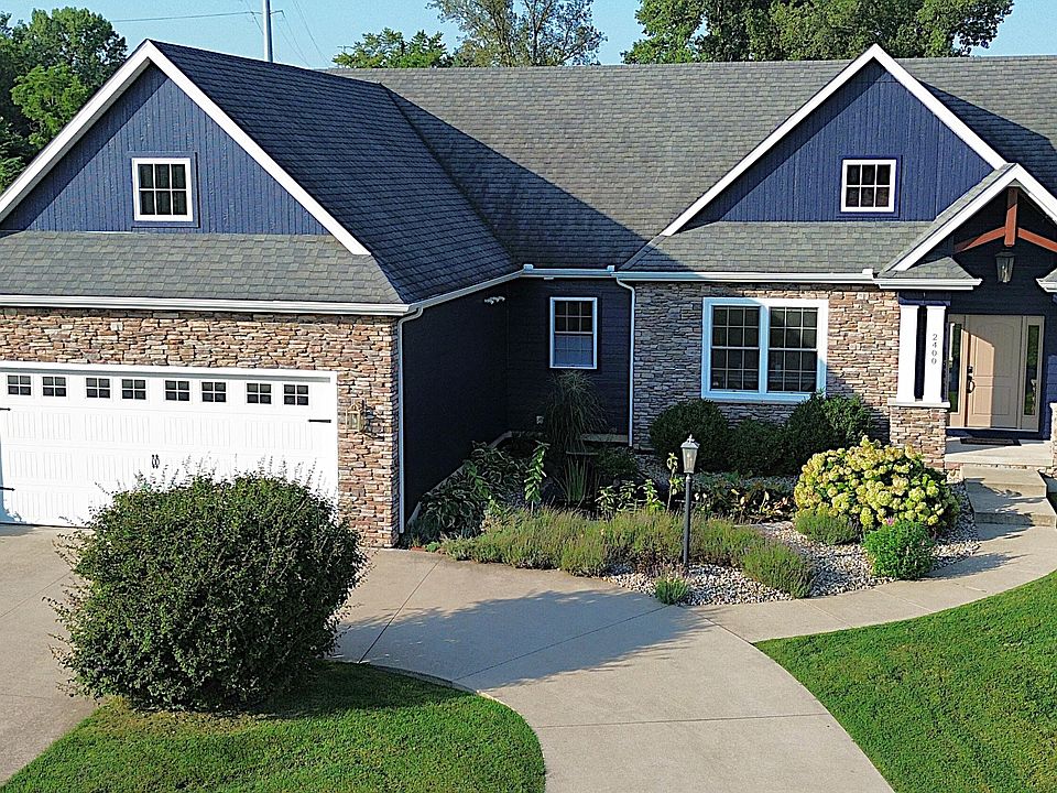 1st image of 2400 Bay Pointe Dr