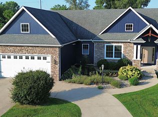 2400 Bay Pointe Dr, Saint Joseph, MI 49085