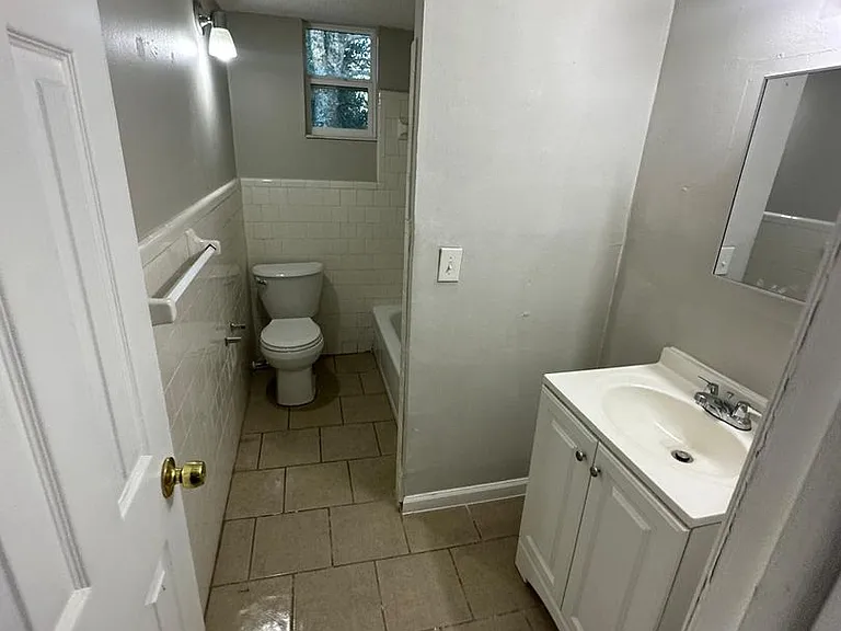 2851 Sophia St — Photo 43