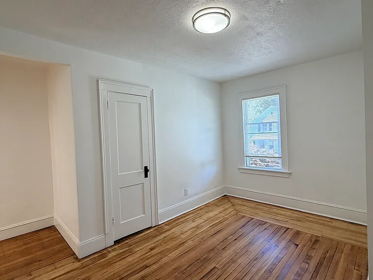 49 Henry St #3 — Photo 15