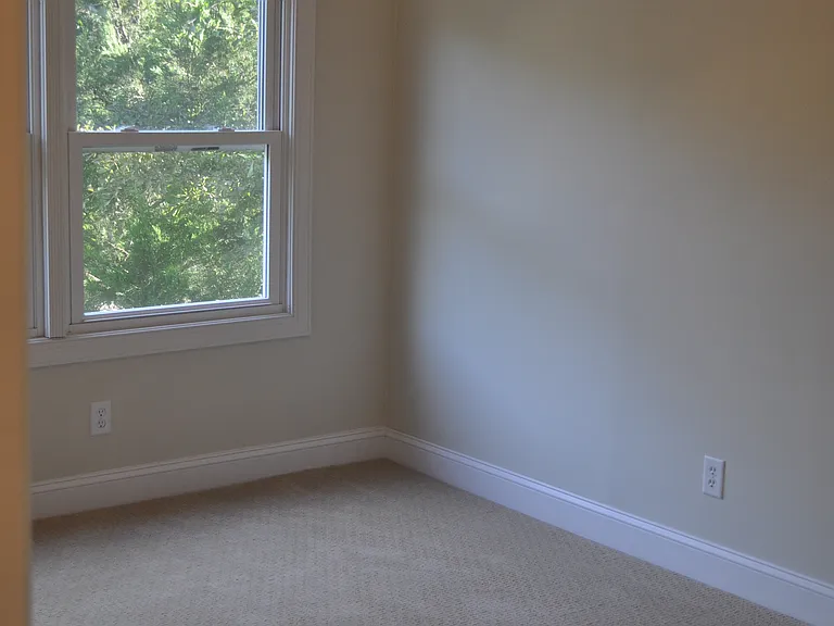 31 Yeadon Ave #B — Photo 8