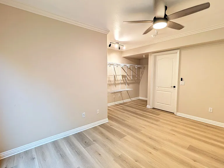 9004 Greenwood Ave — Photo 13