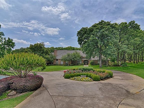 2nd image of 10 Woodland Dr