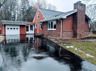 64 Sequoia Dr, Rochester, NY 14624