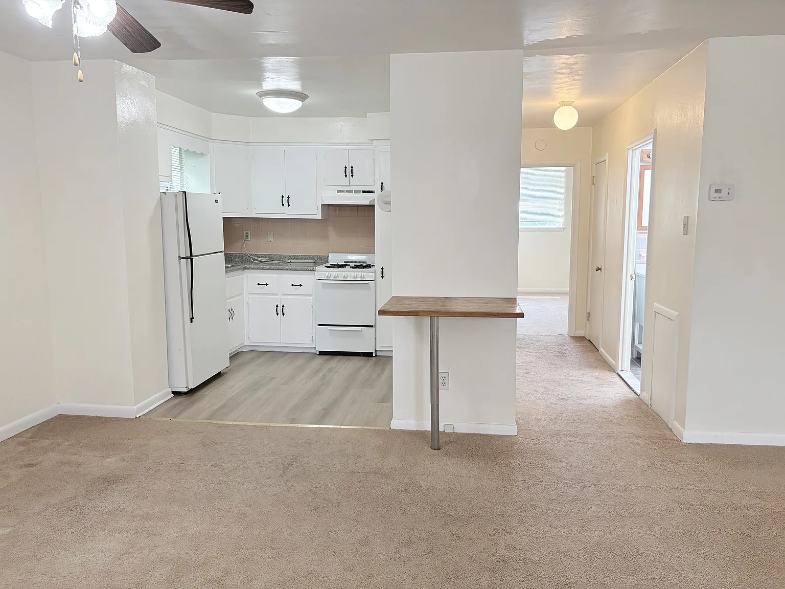 2 bed, 900 sqft, $1,350 — Photo 2