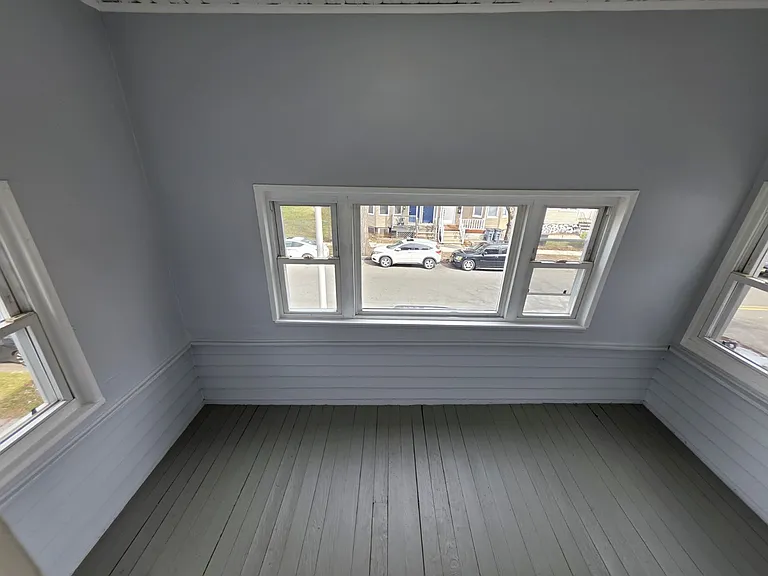 31 Linden Ave #2 — Photo 3