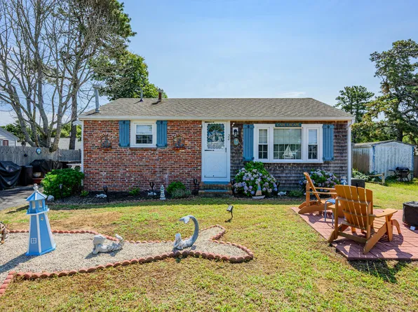 26 Wixon Road, Dennis Port, MA 02639