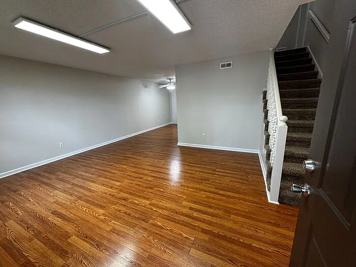 3 bed, 2.0 bath, 1148 sqft, $1,350 — Photo 3