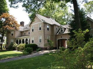 394 Henderson Ave, Staten Island, NY 10310