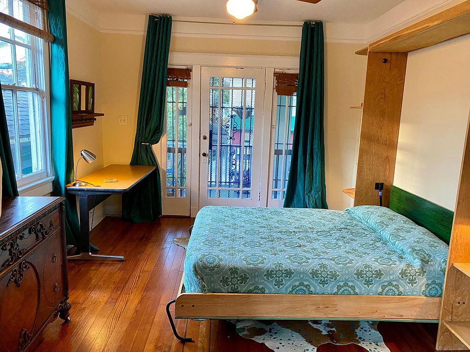 With Murphy bed down