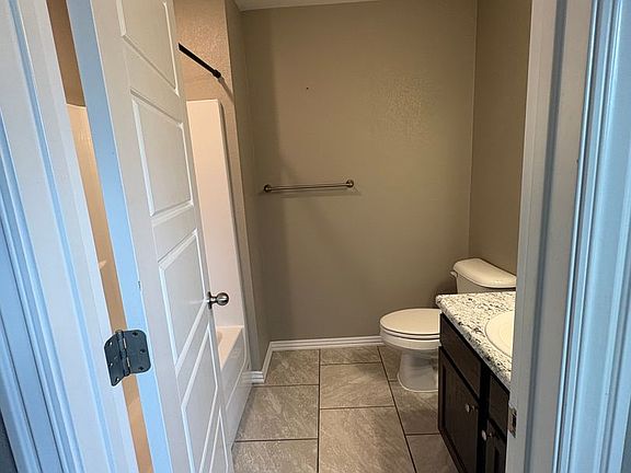 5th image of 901 Dallas St SW #38