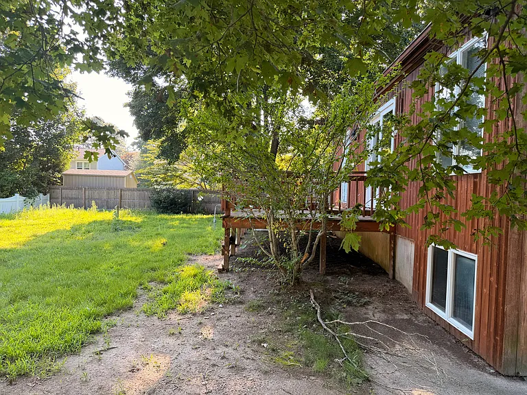37 Isabelle Dr — Photo 4
