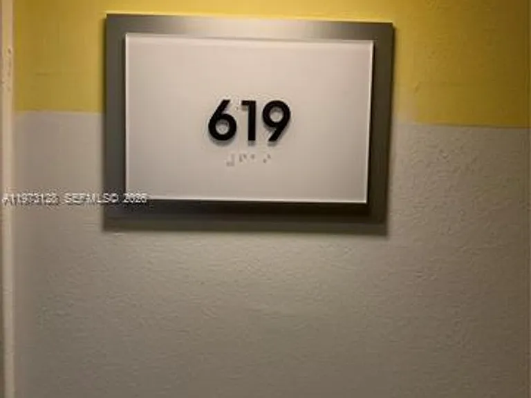 465 Brickell Ave #619 — Photo 5