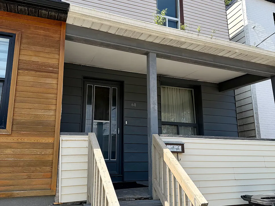 68 Carlaw Ave #A