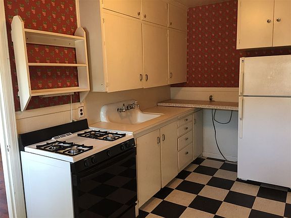 3rd image of 501 W 8th Ave
