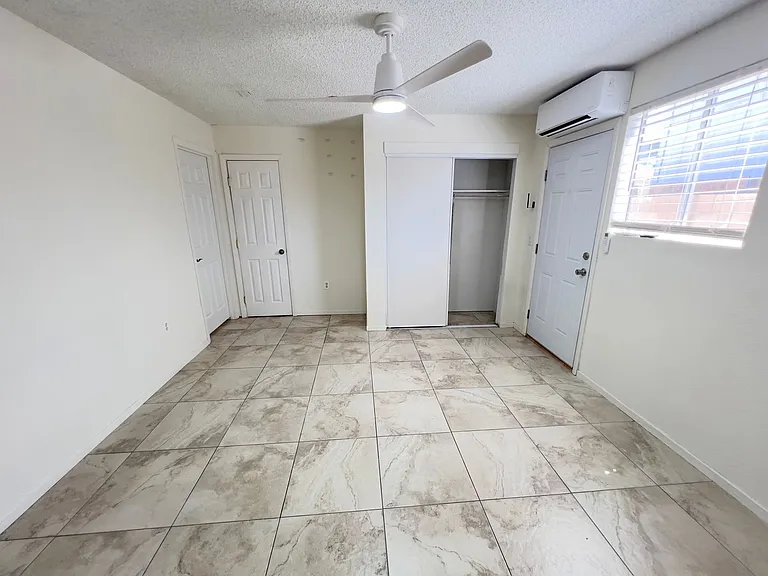 130 Metropolitan Dr #B — Photo 19