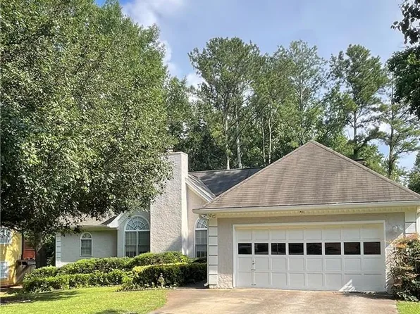 705 Birch Ridge Dr, Roswell, GA 30076