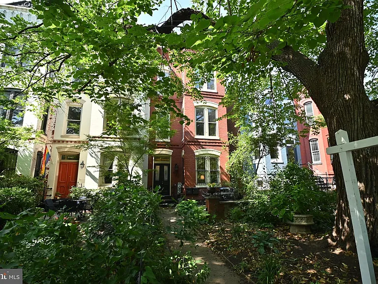 639 Massachusetts Ave NE #1 — Photo 2