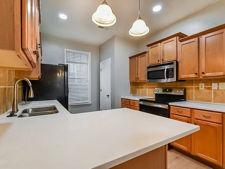 8531 Griffin Park Dr — Photo 8