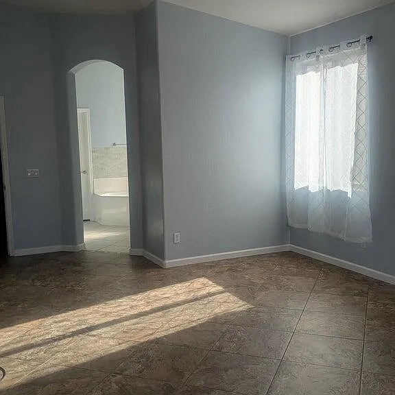 5554 W Carriage Dr — Photo 24