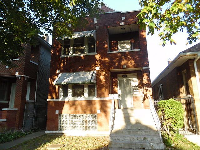 1st image of 6750 S Artesian Ave