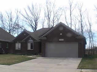 19528 Hudson Riv, Macomb, MI 48044