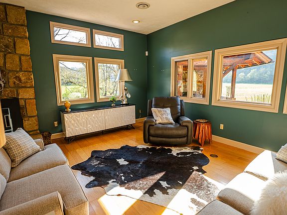24th image of 4242 Pearl Valley Rd