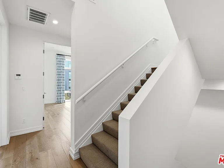 1041 N Spaulding Ave #203 — Photo 19