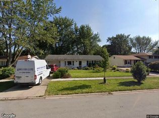 1319 Radcliffe Ln, Schaumburg, IL 60193