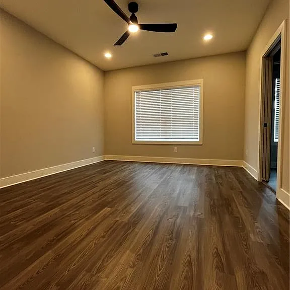 2011 Oak Ln NW — Photo 10