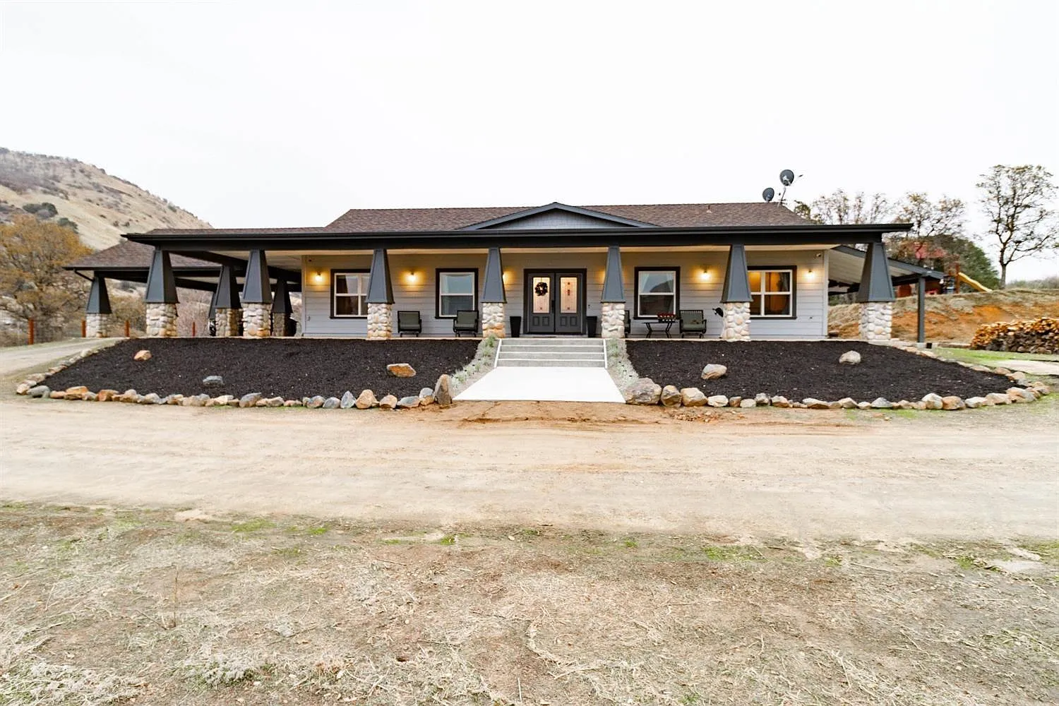 1801 Elwood Rd photo 1