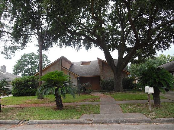 3rd image of 12414 Wrenthorpe Dr