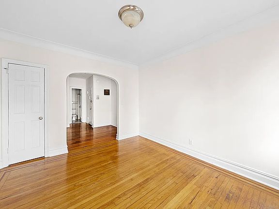5th image of 1606 1st Ave APT 4D