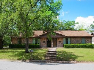 707 S Eddy Ave, Denison, TX 75020