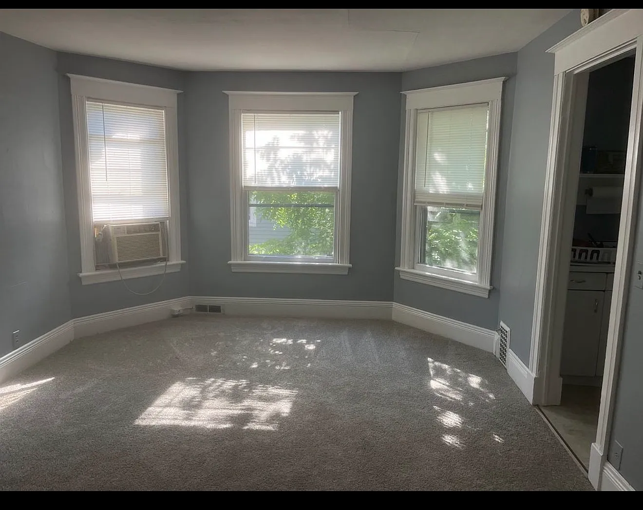 135 Congress Ave — Photo 1