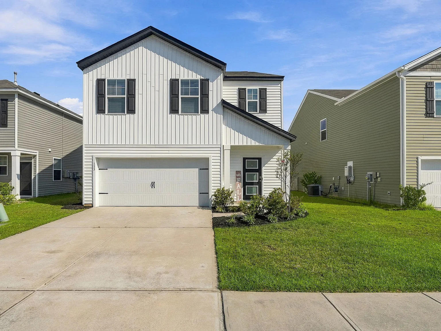 5 bed, 2384 sqft, $2,850 — Photo 1