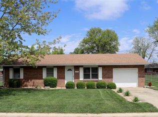 218 Pinewood Dr, Godfrey, IL 62035