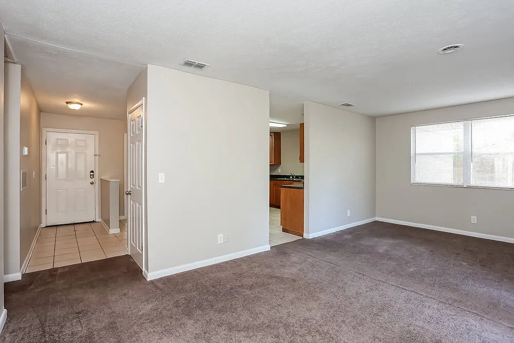3 bed, 2.0 bath, 1468 sqft, $2,700 — Photo 4