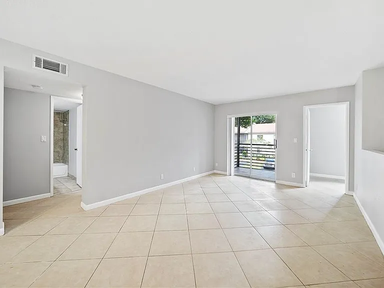 503 Gardens Dr #202 — Photo 9