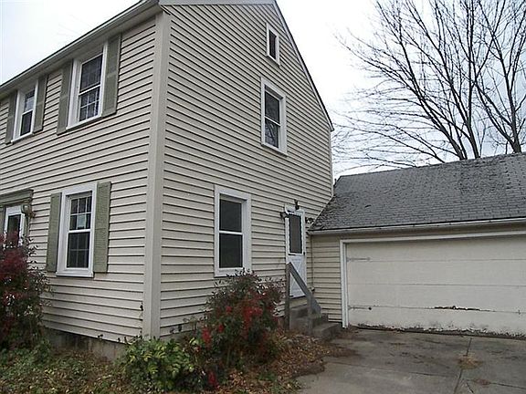 2nd image of 117 W Bryant Ave
