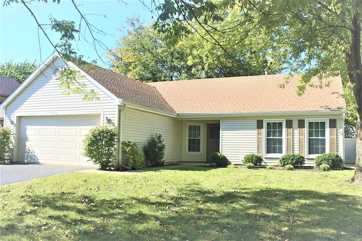 Primary Photo - 1076 Bothwell Cir