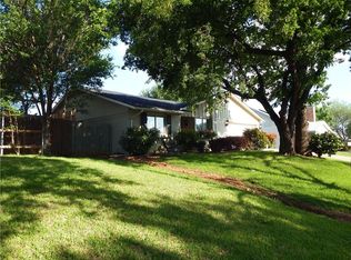 3104 Wayfarer Rd, Bedford, TX 76021