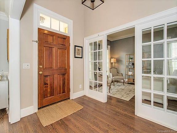 4th image of 823 Stargard Ct