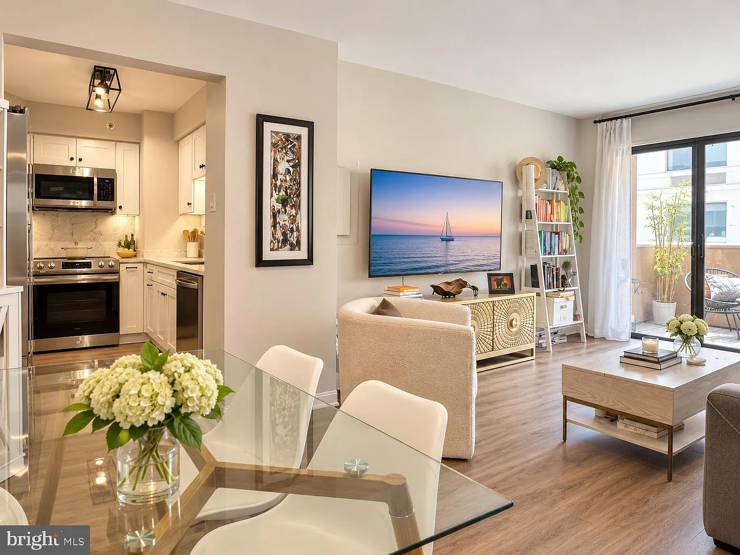 Woodbury Heights Condo — Photo 1